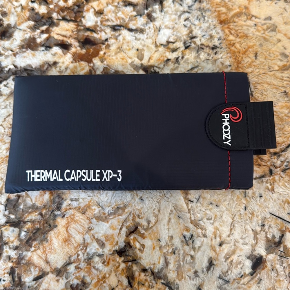 Phoozy Smart Phone Thermal Capsule XP-3NEW - Protection from extreme climate.
